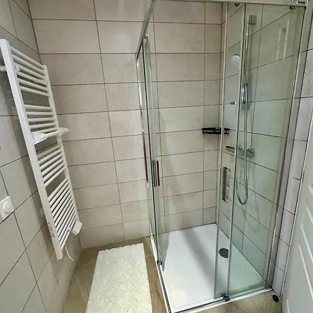 Maison Neuve, Cadre Apaisant,jacuzzi Et Piscine