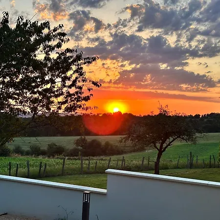 Maison Neuve, Cadre Apaisant,jacuzzi Et Piscine Tatil Evi *