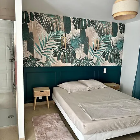 Maison Neuve, Cadre Apaisant,jacuzzi Et Piscine Planioles