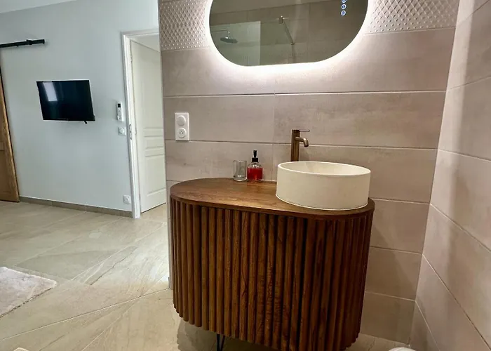 Ferienhaus Maison Neuve, Cadre Apaisant,jacuzzi Et Piscine *