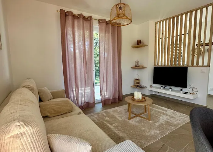 Maison Neuve, Cadre Apaisant,jacuzzi Et Piscine *