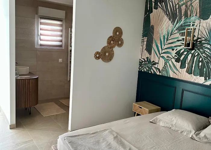 Maison Neuve, Cadre Apaisant,jacuzzi Et Piscine